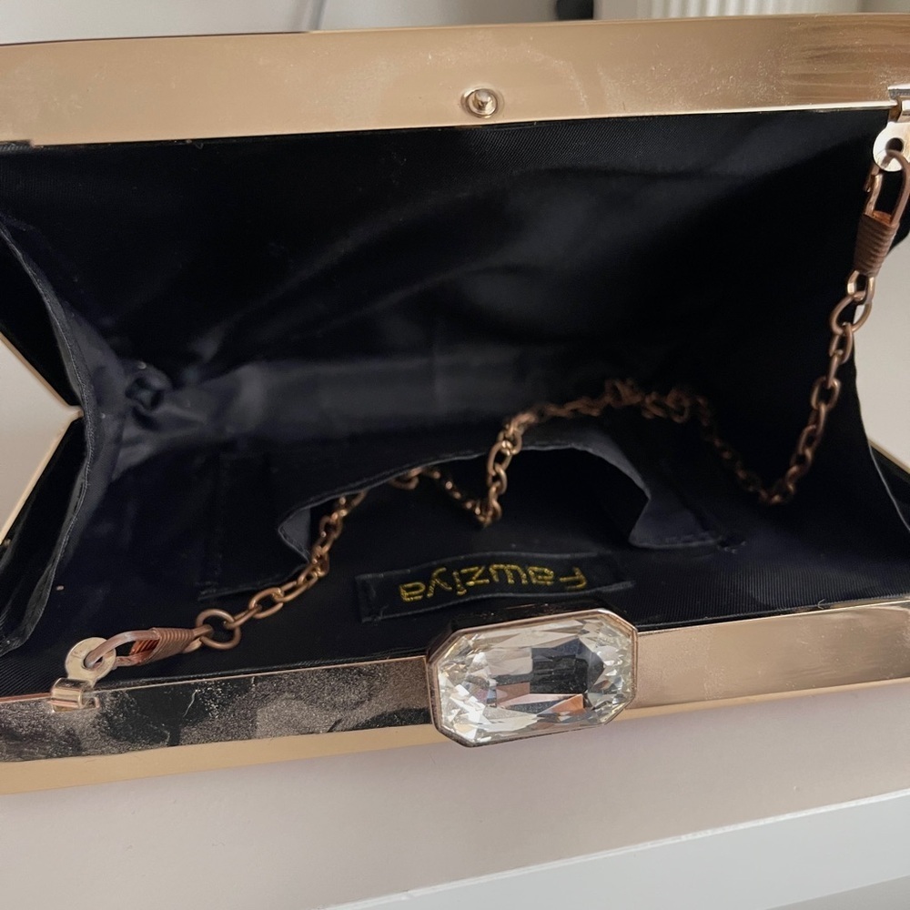 Elegant Red Clutch with Gold Accents Christmas/New Year's Party - Picture 5 of 5